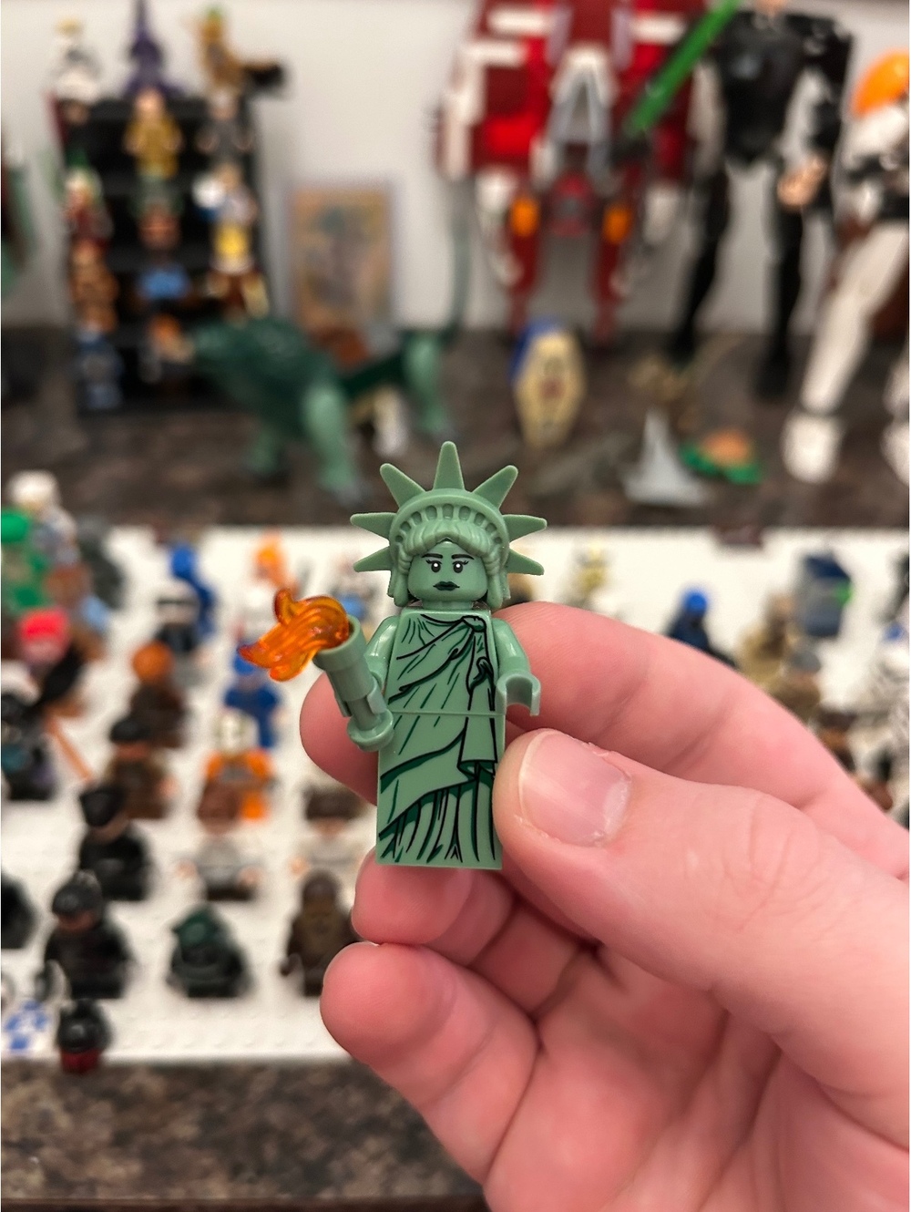 LEGO Collectible Minifigures Series 6 - Lady Liberty Minifigure 8827 CMF Retired